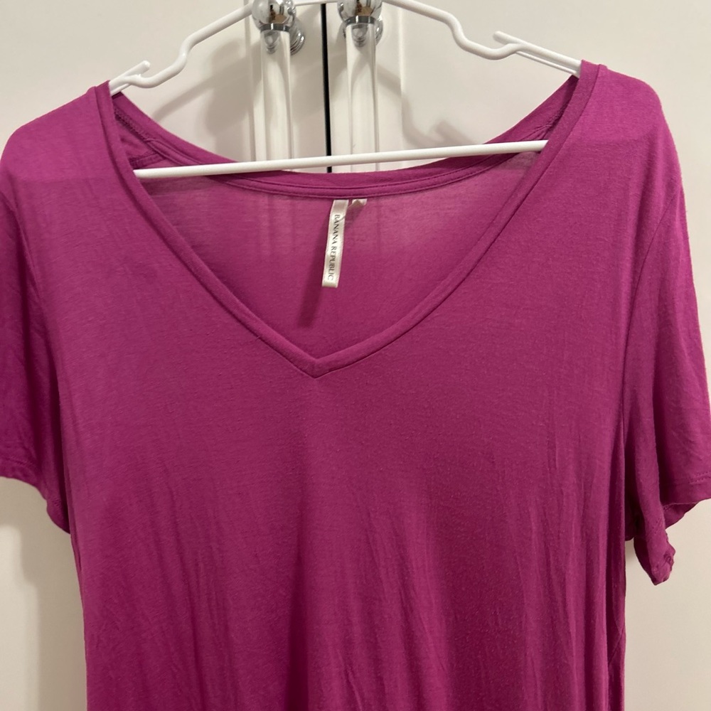 Banana Republic tee size Large